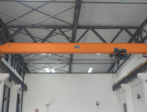 單梁行車內部構造中如何實現起重和運輸功能？