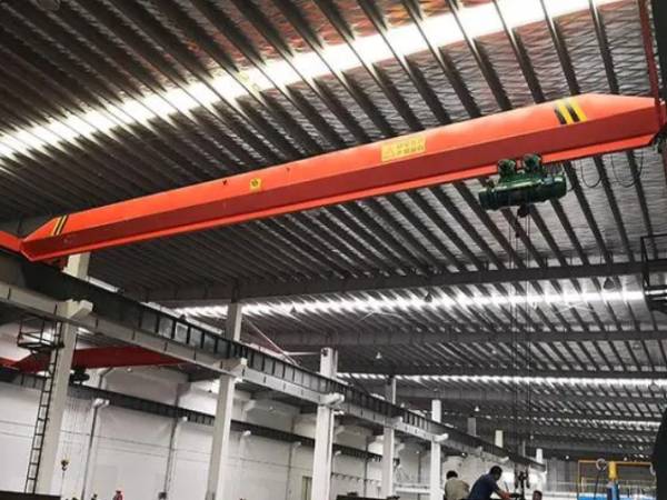 單梁起重機(jī)遙控器的工作電壓如何確定，對(duì)接線有何影響？