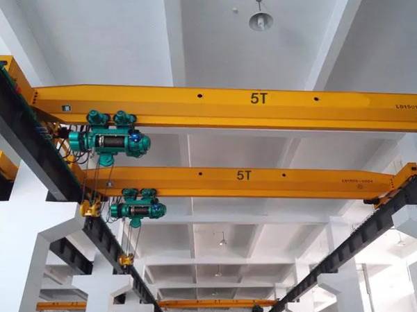 單梁起重機遙控器接線過程中是否需要斷開電源？